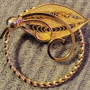 Source Unknown Gold Leaf and Twisted Hoop Brooch
